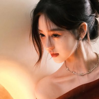 那女孩是谁